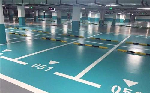 巴里坤巴里坤环氧地坪中涂：构筑坚固地面的关键环节